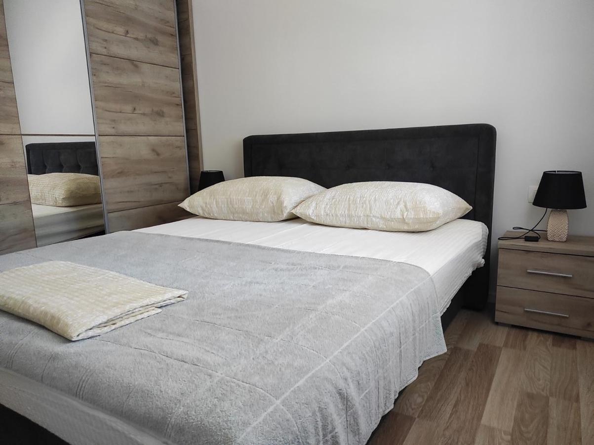 One Bedroom Apartment Gogo With Private Parking 네움 외부 사진