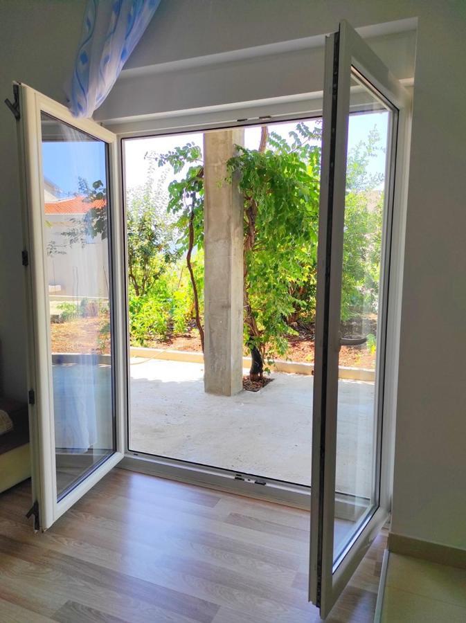 One Bedroom Apartment Gogo With Private Parking 네움 외부 사진